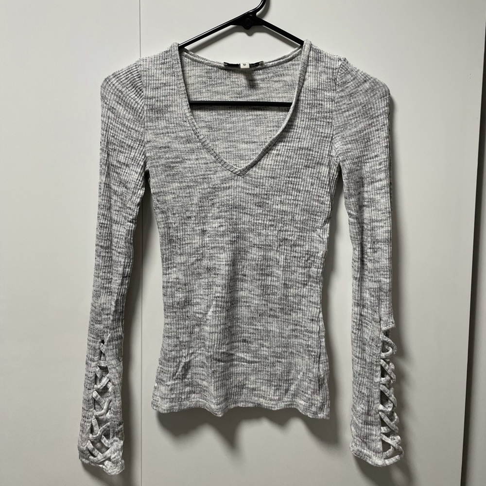 Express shirt w/ sleeve detail